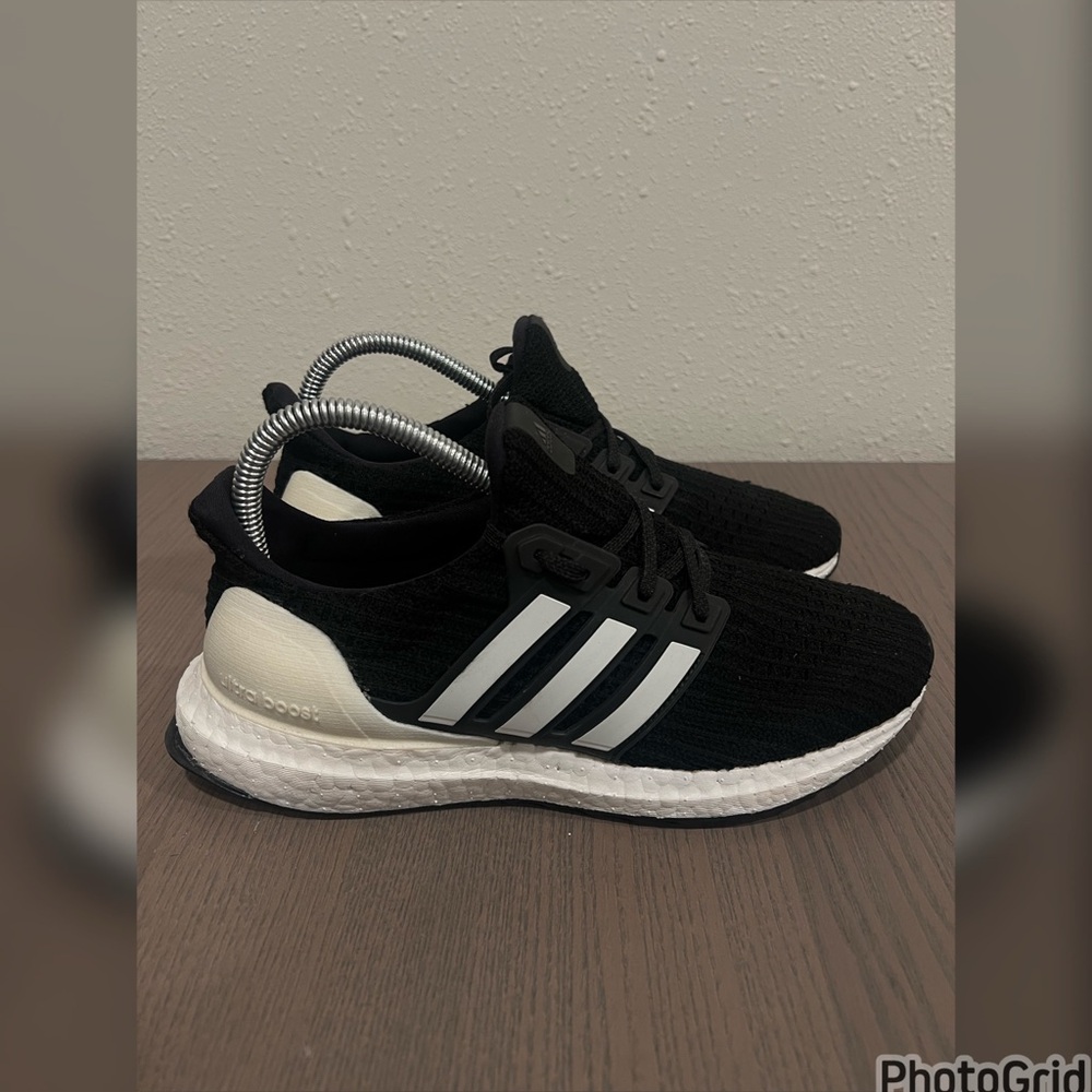 SIZE (5.5 YOUTH) ADIDAS ULTRA BOOST 4.0 - Picture 3 of 5